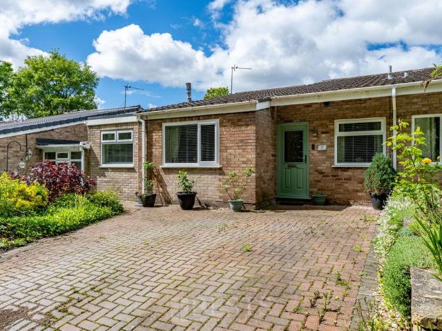 Bungalow for sale in Palacefields, Halton