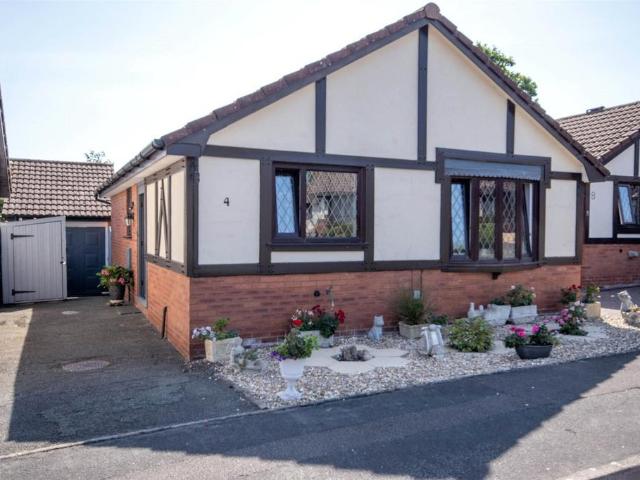 Bungalow for sale in Spring Gardens, Frankwell