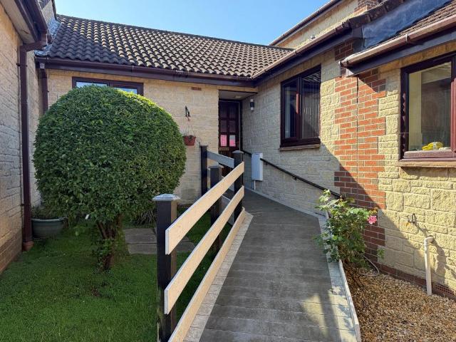 Bungalow for sale in Nailsea, North Somerset