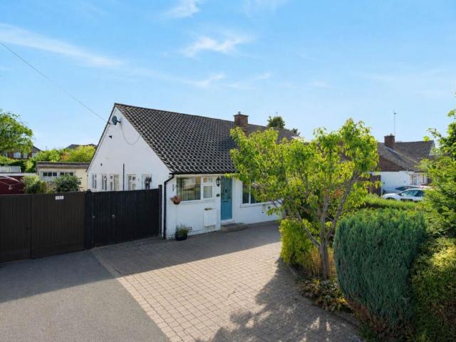 Bungalow for sale in Broughton, Aylesbury