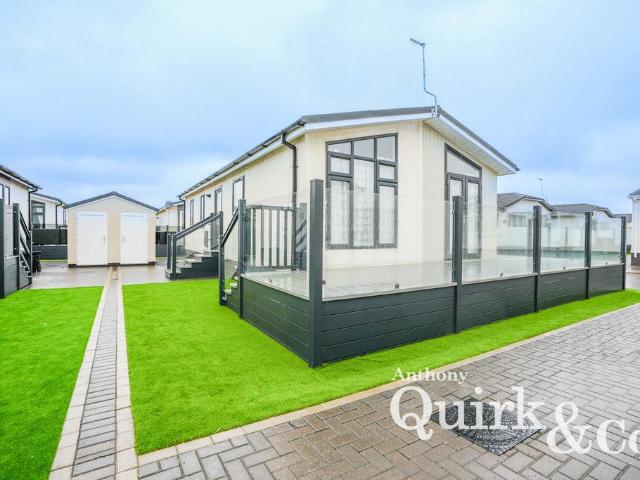 Park Home for sale in Canvey Island