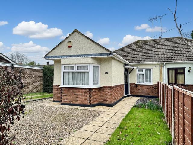 Bungalow for sale in Great Burstead, Essex