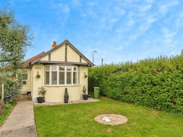 Bungalow for sale in St Asaph, Wales