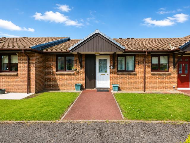 Bungalow for sale in Dunstable, Bedfordshire