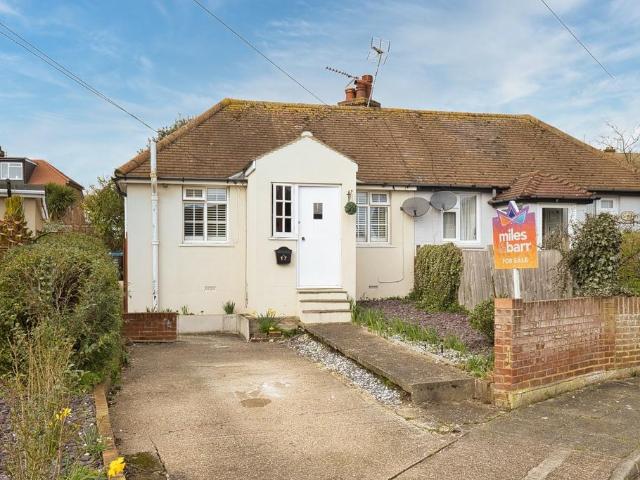 Bungalow for sale in Dumpton, Acol