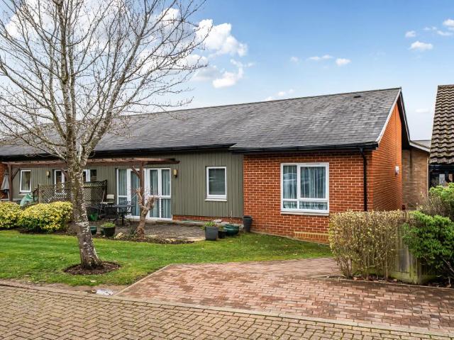 Bungalow for sale in Denham