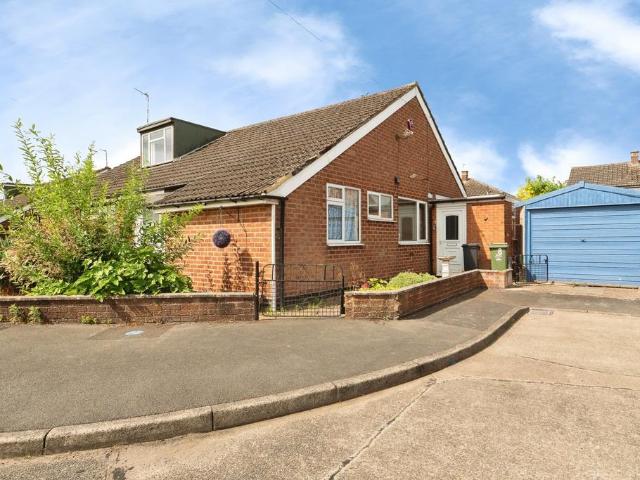 Bungalow for sale in Elmfield, Leicestershire