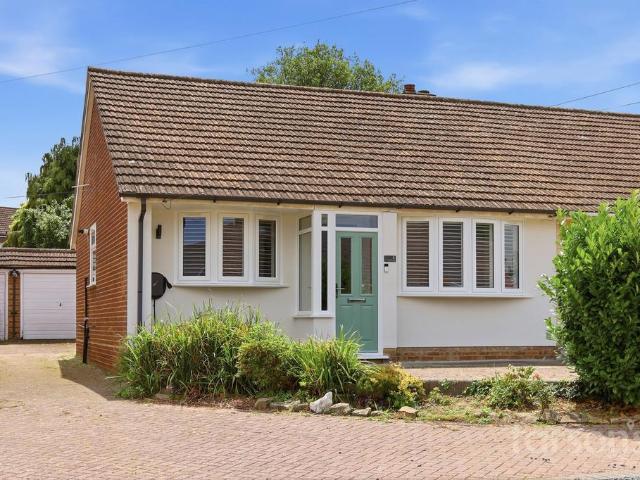 Bungalow for sale in Hutton, Navestock Side