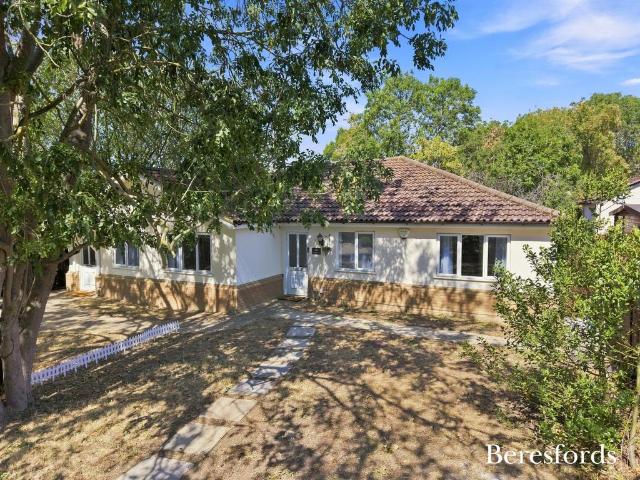 Bungalow for sale in Collier Row, Greater London