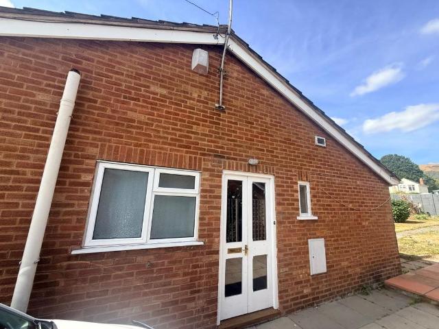Bungalow for sale in Barnard's Green, Forthampton