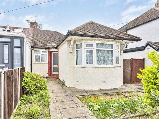 Bungalow for sale in Whitton, Greater London