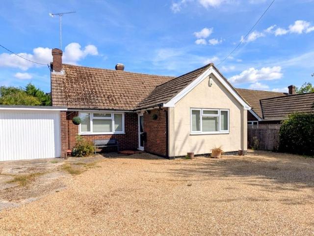 Bungalow for sale in Kensworth, Bedfordshire