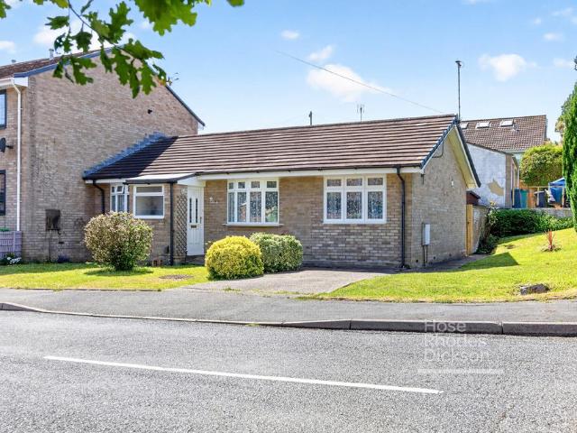 Bungalow for sale in Binstead, Ryde