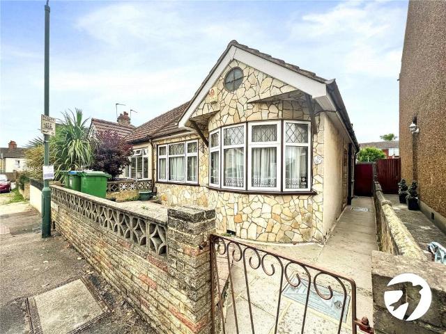 Bungalow for sale in Upper Belvedere, Greater London