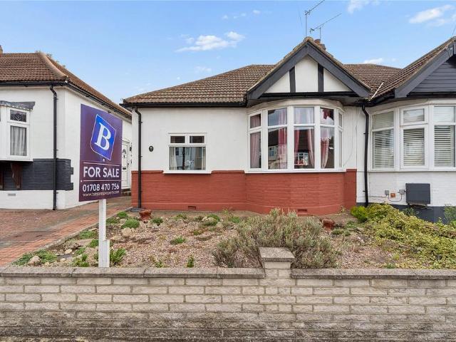 Bungalow for sale in Gidea Park, Greater London