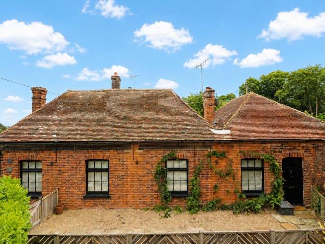 Bungalow for sale in Worth, Ash