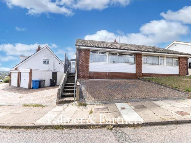 Bungalow for sale in Key Street, Suffolk