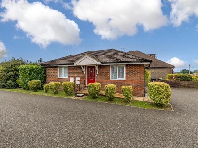 Bungalow for sale in Spring Park, Luton
