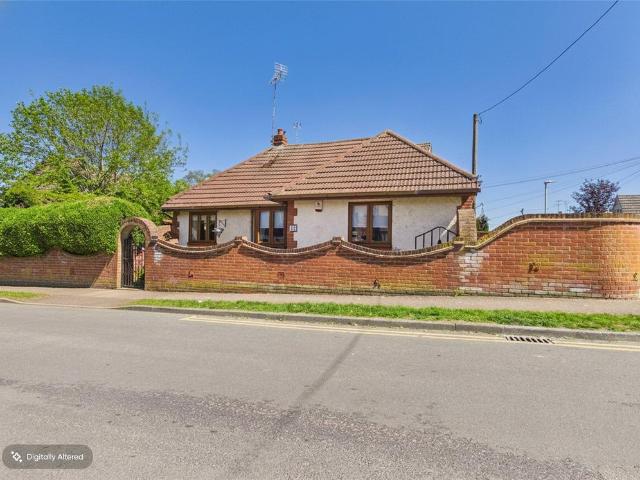 Bungalow for sale in Hutton, Navestock Side