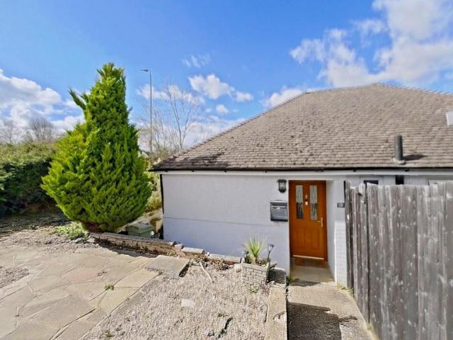 Bungalow for sale in Ramsden, Greater London