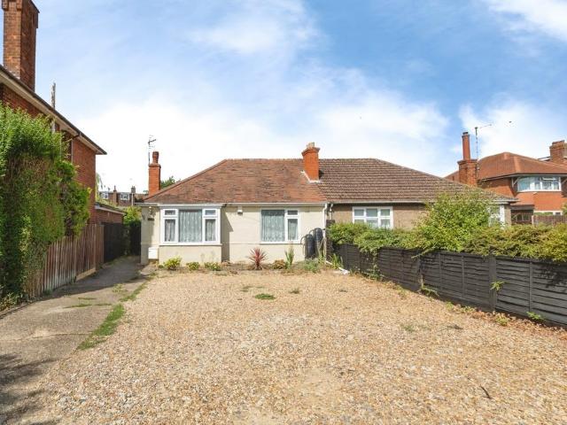 Bungalow for sale in Roade, Northamptonshire