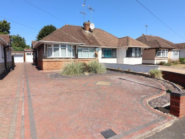 Bungalow for sale in Warden Hill, Luton