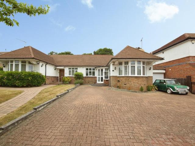 Bungalow for sale in Southgate, Greater London