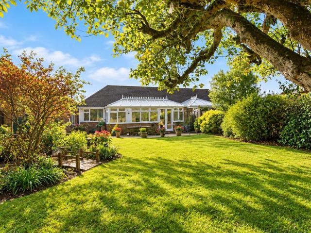 Bungalow for sale in How Wood, St Albans