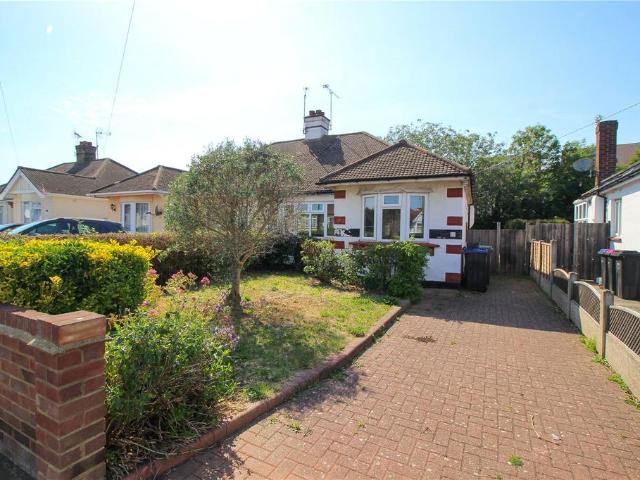 Bungalow for sale in Alton Barnes, Essex
