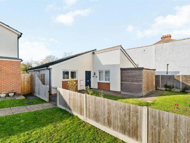 Bungalow for sale in London Borough of Merton, Greater London