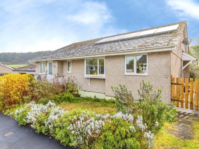 Bungalow for sale in Follaton, Strode