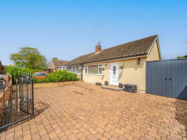 Bungalow for sale in Wilden, Rushock