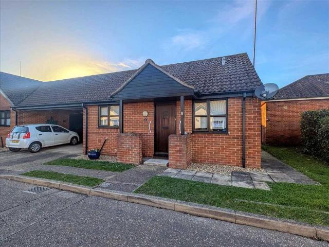 Bungalow for sale in Brightlingsea, Dale Hill