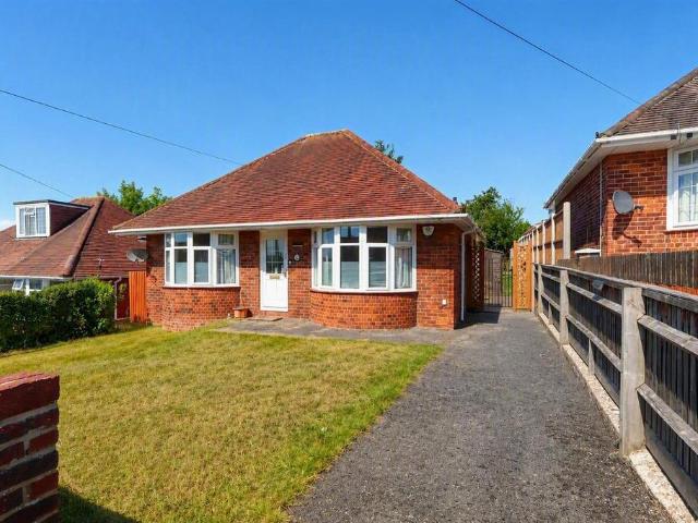 Bungalow for sale in High Wycombe Community Board, Totteridge