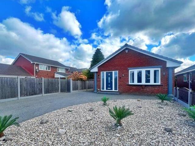 House for sale in Ashton-under-Lyne, Tameside