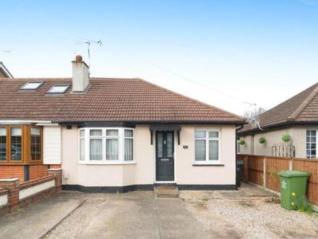 House for sale in Laindon, Essex