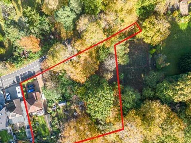 House for sale in Heol-las, Surrey