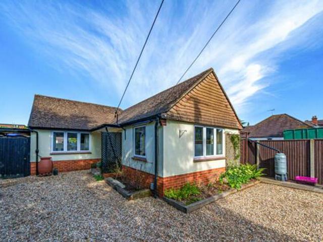 House for sale in Heol-las, Surrey