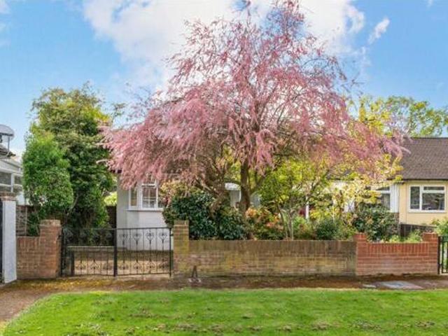 House for sale in Chertsey, Runnymede