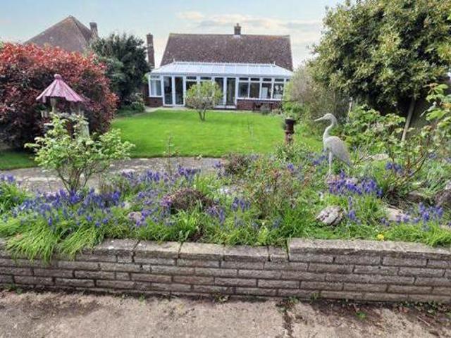 House for sale in Holland-on-Sea, Dale Hill