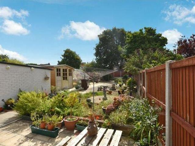 House for sale in Dale Hill, Essex