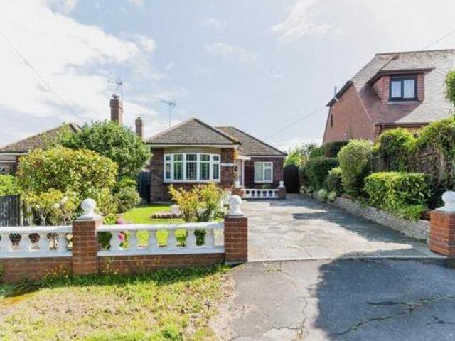 House for sale in Holland-on-Sea, Dale Hill