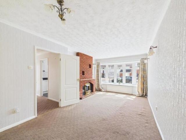 Bungalow for sale in Lower Wick, Worcestershire