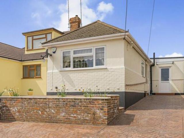 House for sale in Longfield and New Barn, Monks Orchard