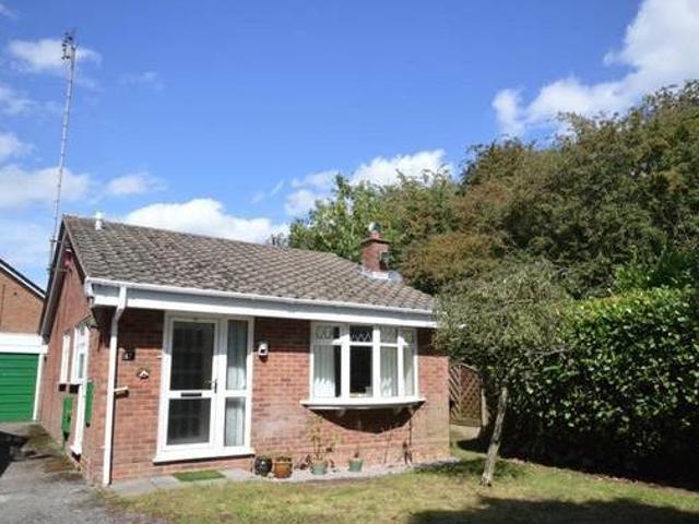 House for sale in Froggatt, East Midlands