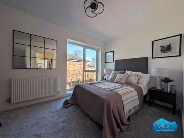 Bungalow for sale in Cat Hill, England
