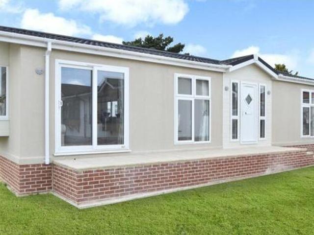 House for sale in The Butts, Kent