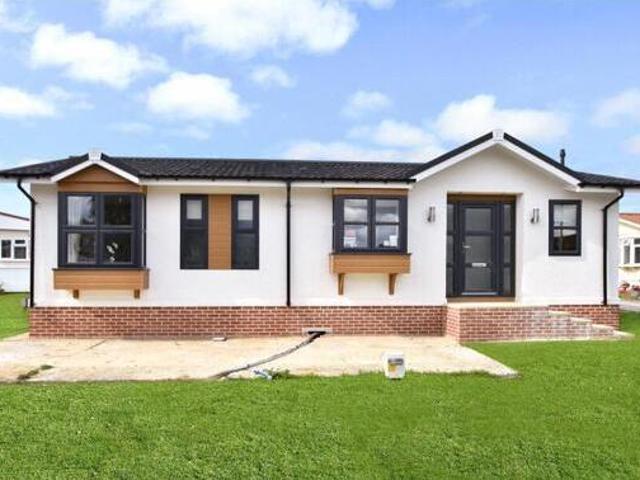 House for sale in The Butts, Kent