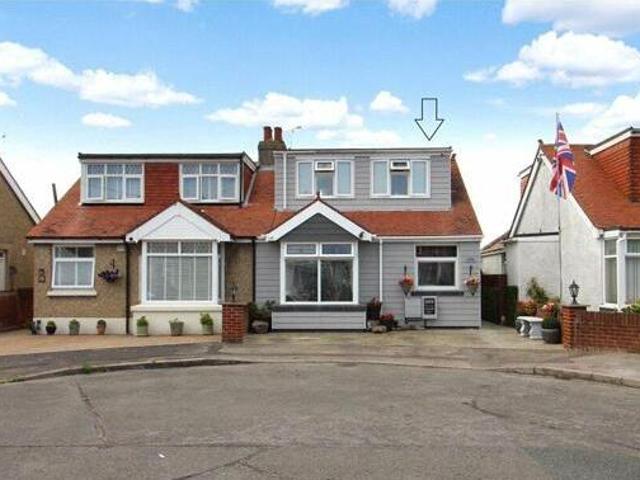 House for sale in Middlecroft, Hampshire