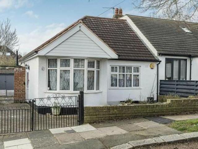 House for sale in London Borough of Ealing, Greenford